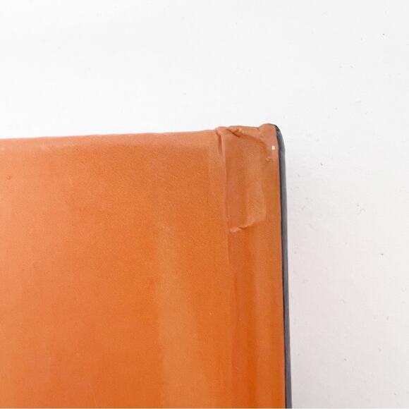 A Nation by Nation Guide to The Best World Whiskey Coffee Table Book 8 x 9.5 - Picture 9 of 16